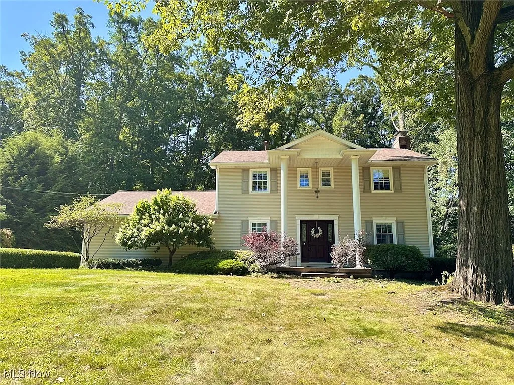 8528 Deer Creek Ln NE photo 1