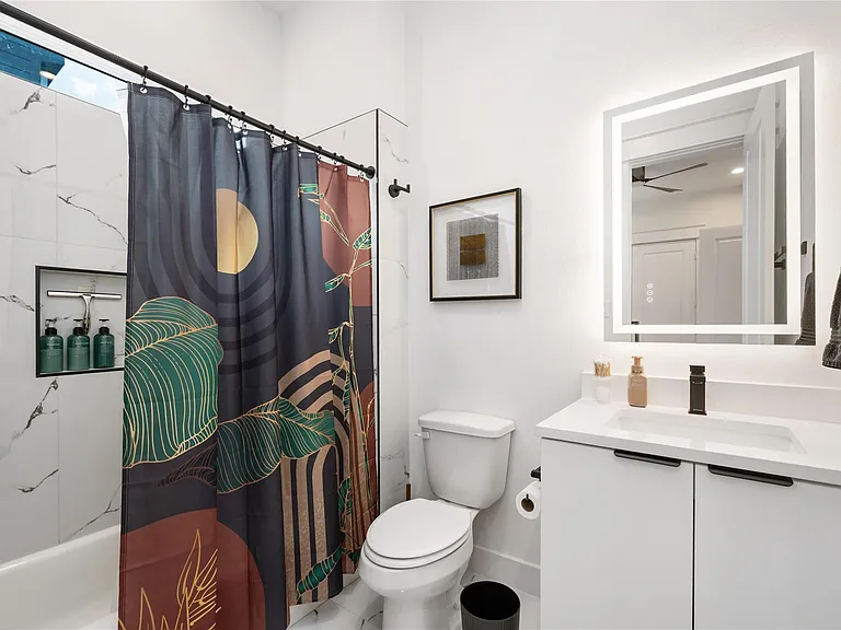 1602 Mary St — Photo 28