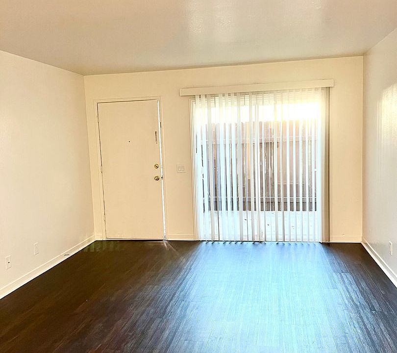 1st image of 1000-1042 W Orange St #1020-C03