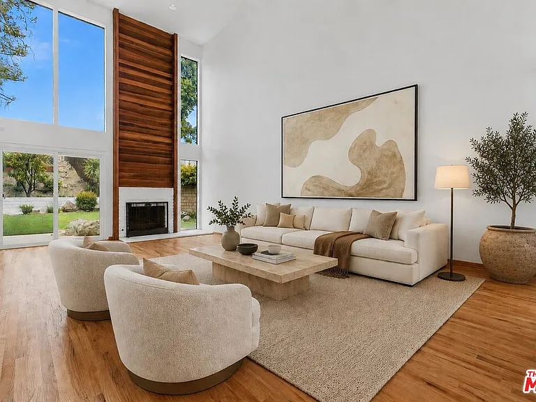 17265 Avenida De La Herradura — Photo 1