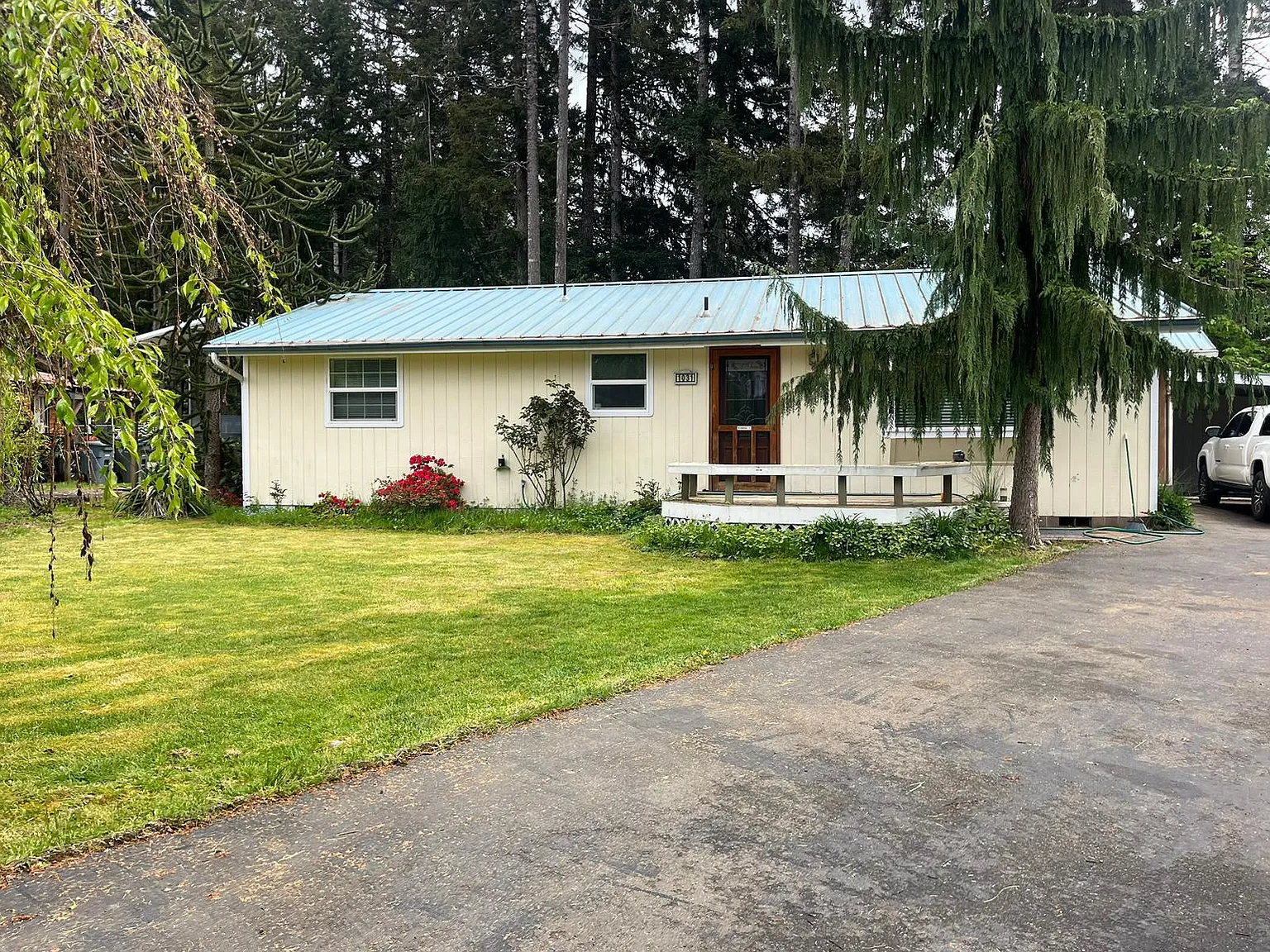 1031 NE Larson Blvd — Photo 3