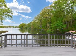 71 Walnut Rd, Wrentham, MA 02093