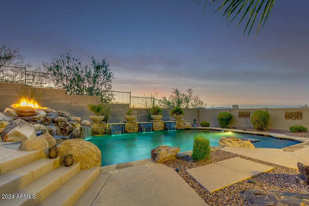 4 bed, 2.5 bath, 3275 sqft, $4,000 — Photo 3