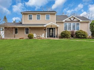 28 Sherwood Close, Hillsborough, NJ