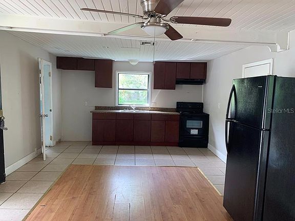 3rd image of 822 Grand Central St #1/2