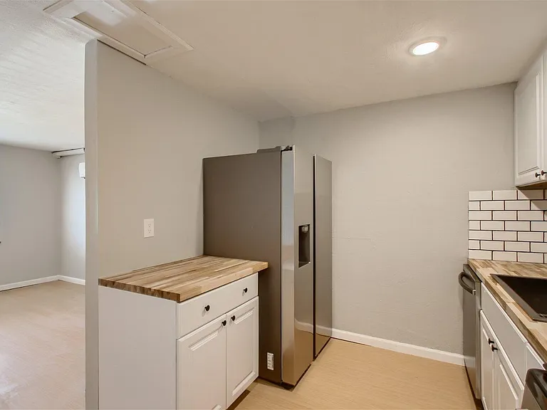 28 Hilliard Rome Rd #J — Photo 4