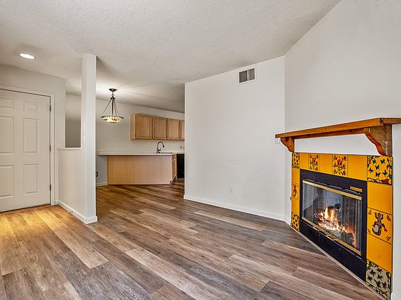 3rd image of 1153 Calle Amanda APT B