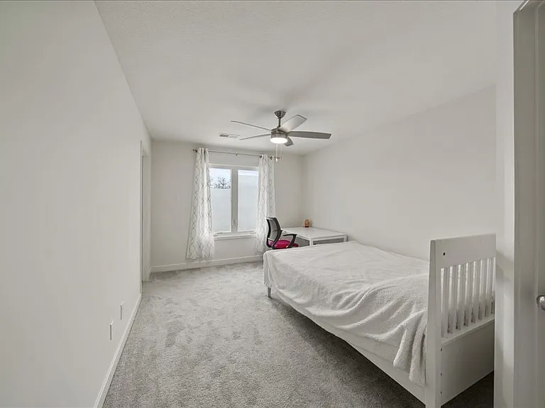 18228 Earnshaw St — Photo 20