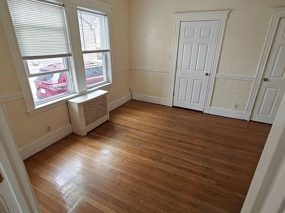 3rd image of 11 Briggs St #11