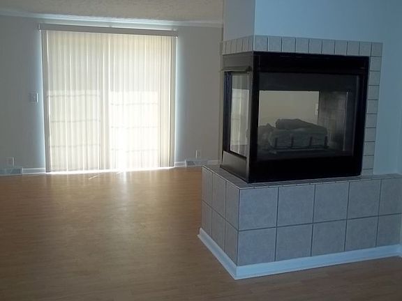 2nd image of 16212 Oxford Ct