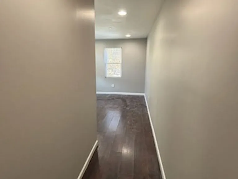 1835 E Monmouth St — Photo 8