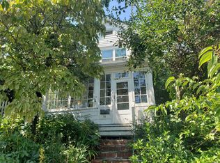 14 Monroe St, Port Washington, NY 11050