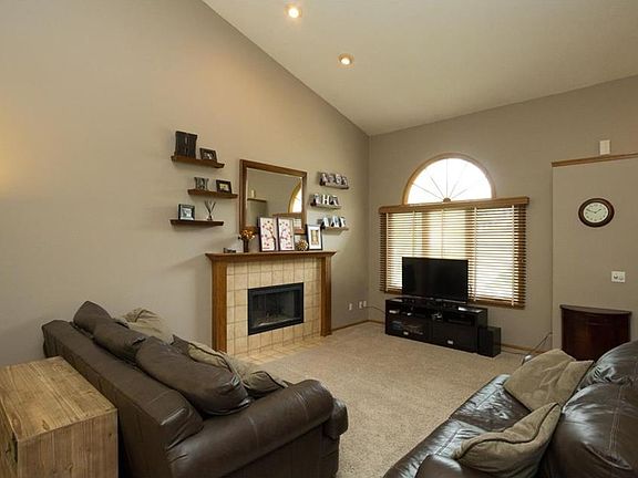 3rd image of 3004 Boulder Dr