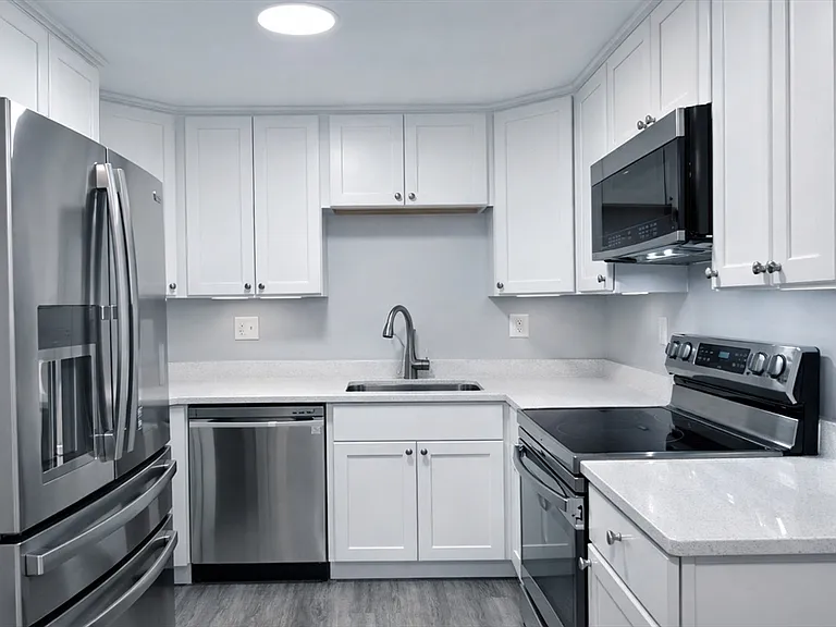 108 Norton Ave #9 — Photo 1