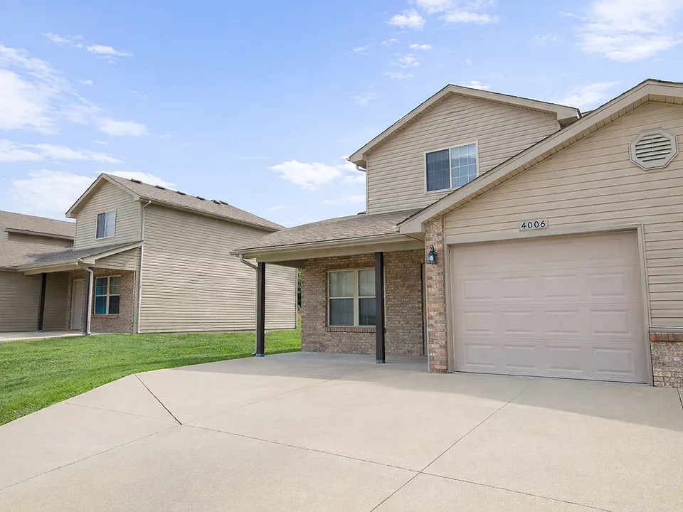4006 Snowy Owl Dr