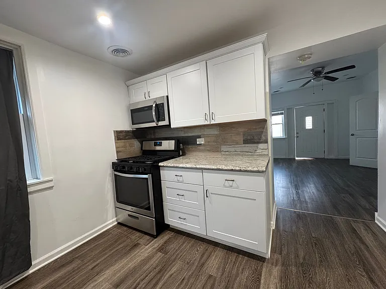 2440 W Diversey Ave #2 — Photo 12