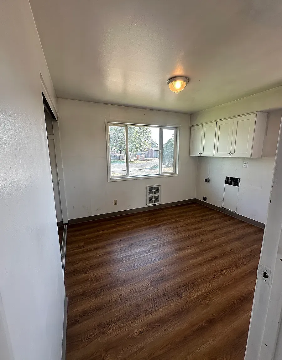 4 bed, 1430 sqft, $1,800 — Photo 2