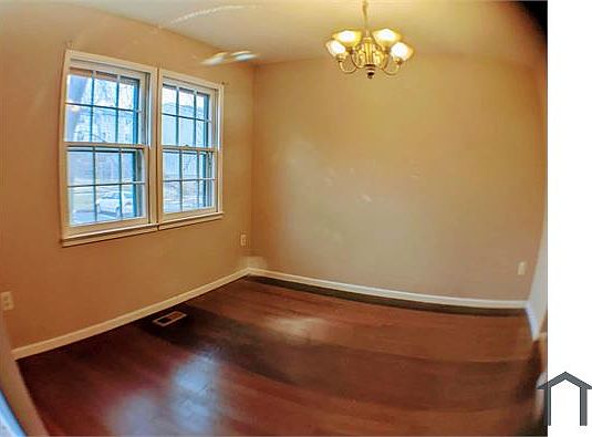 5th image of 16569 Royal Ct