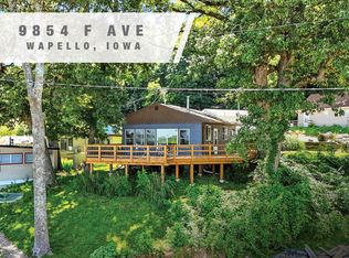 9854 F Ave, Wapello, IA 52653