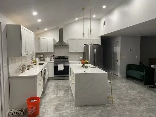 4 bed, 2500 sqft, $4,250 — Photo 4