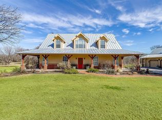 104 Ranchway Dr, Burleson, TX 76028