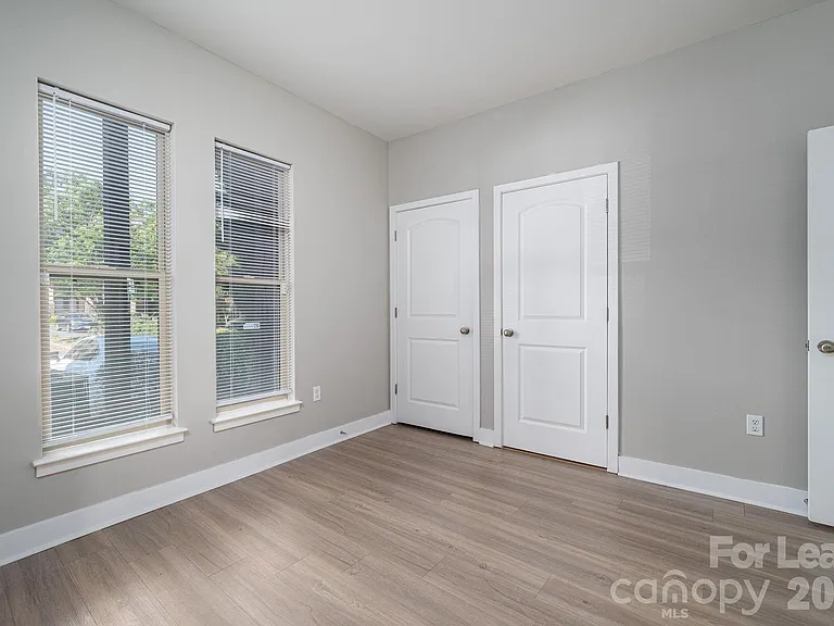 1012 Skyline View Way — Photo 17