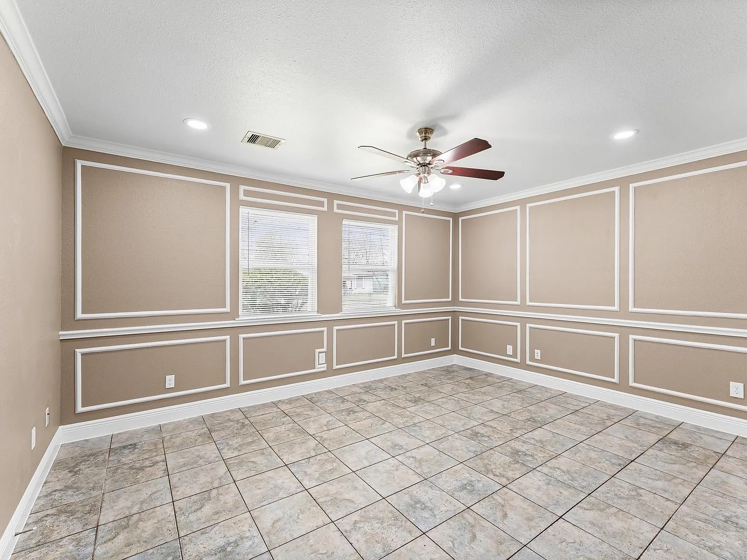3 bed, 2.0 bath, 1240 sqft, $1,700 — Photo 4