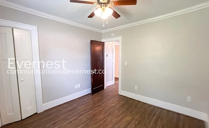 507 S Lovell Ave — Photo 9