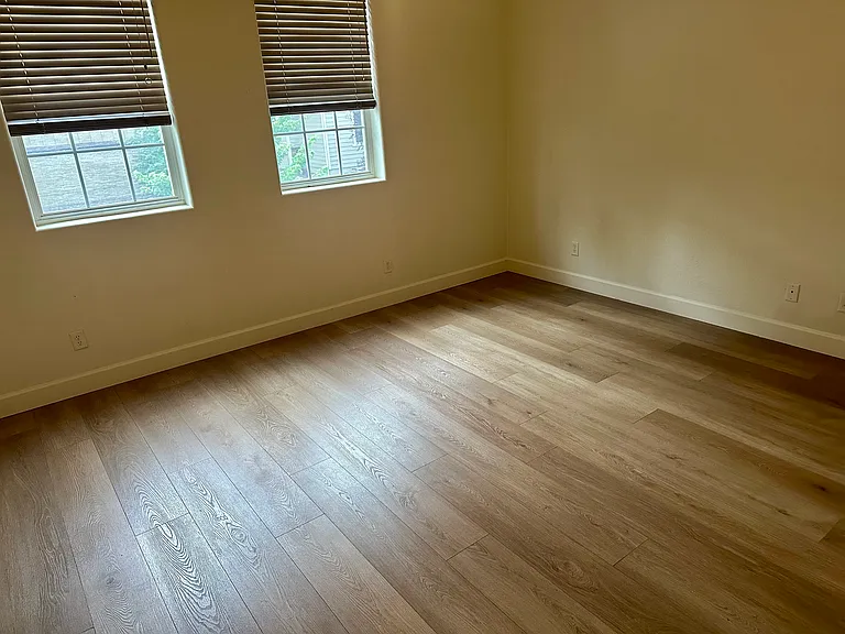 930 E Sterling Ln — Photo 21
