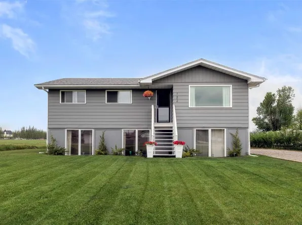 122 3rd Ave W, Bow Island, AB T0K 0G0