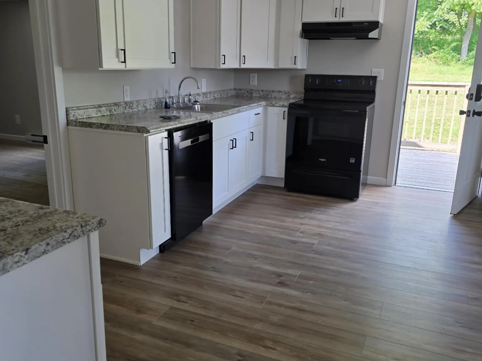 3 bed, 1200 sqft, $1,300 — Photo 3