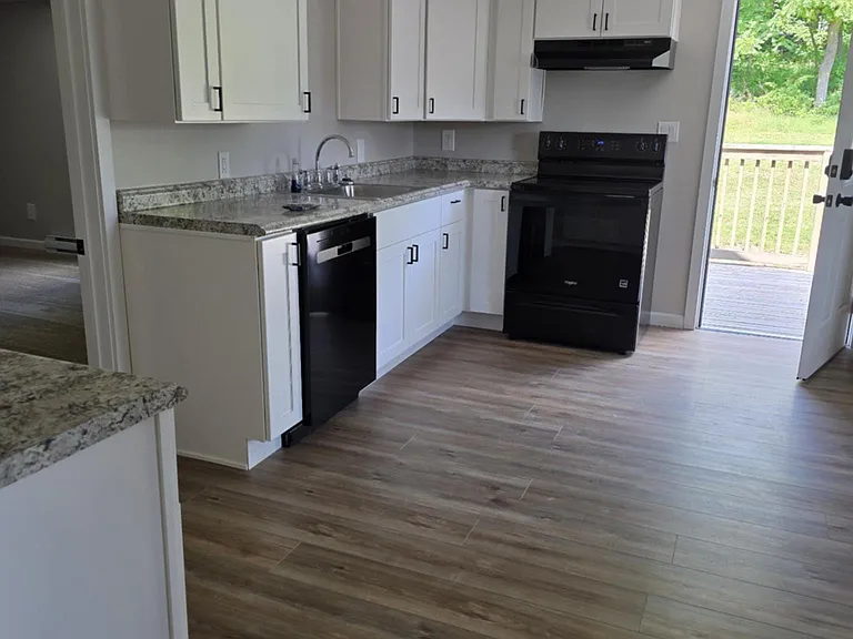101 Kemmerer Ave #107B — Photo 3