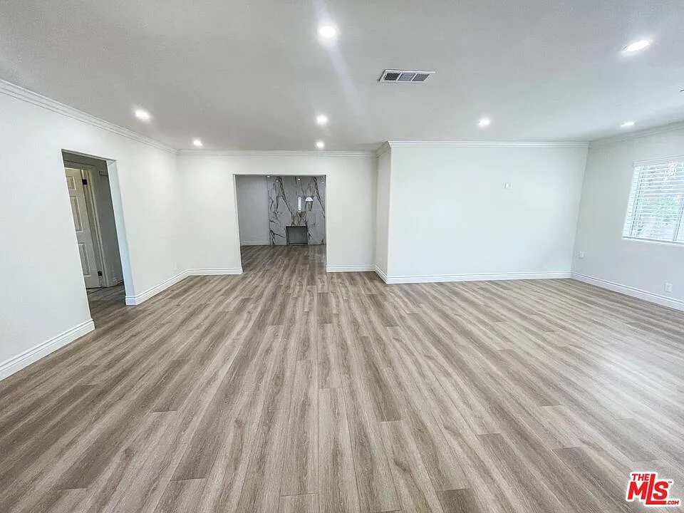 3 bed, 2.0 bath, 1892 sqft, $7,000 — Photo 2