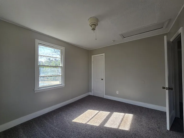 1520 Koger St — Photo 7