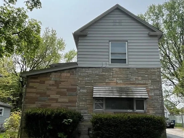 34 Spring St, Struthers, OH 44471