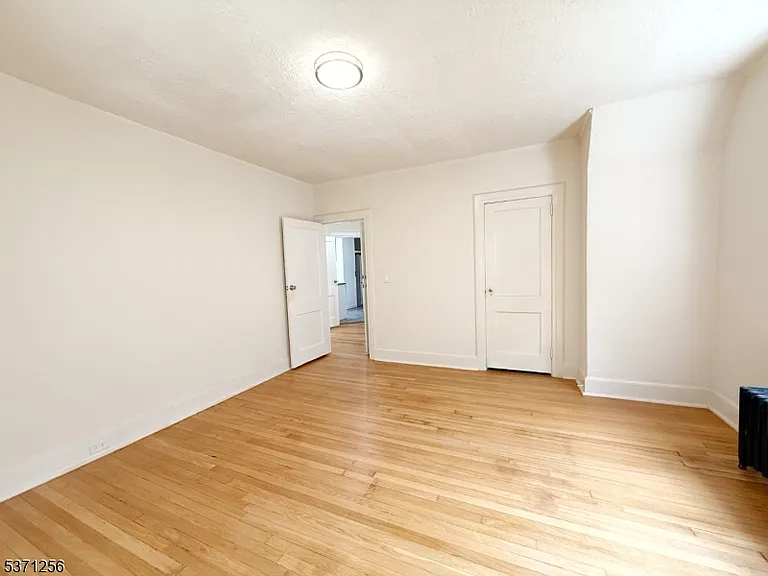 166 Washington Pl — Photo 11