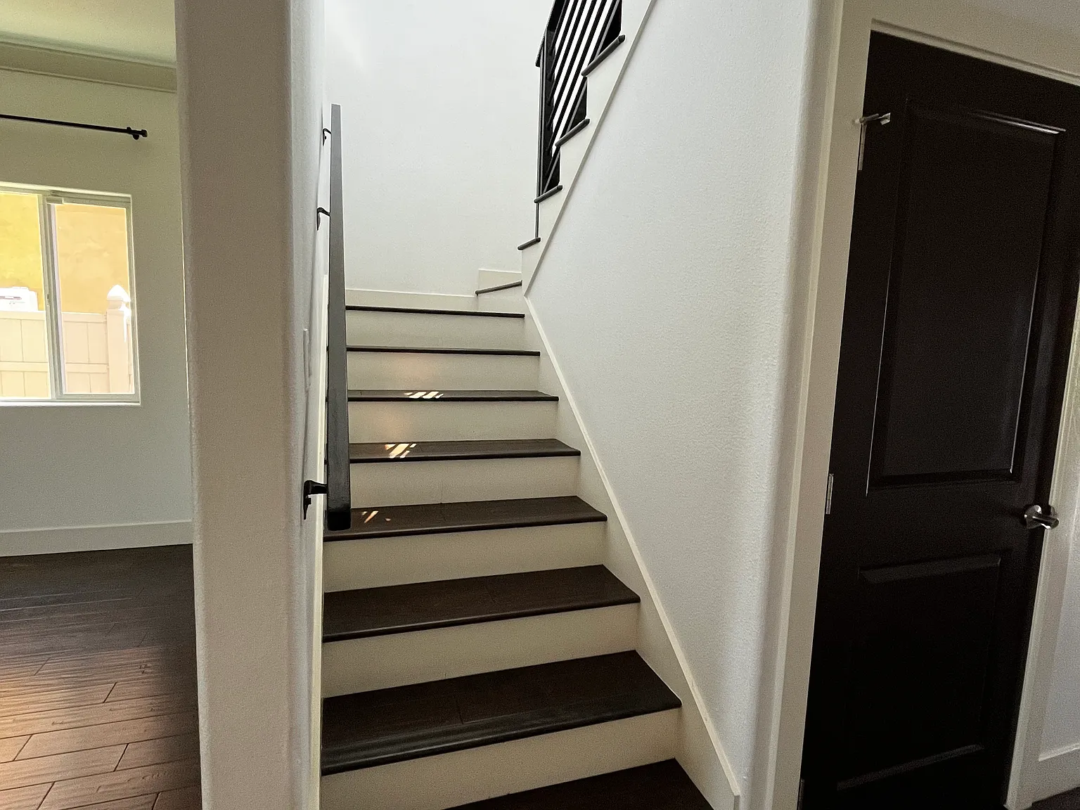 5 bed, 2282 sqft, $1,500 — Photo 3