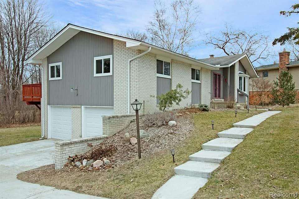 1st image of 8491 Huron River Dr