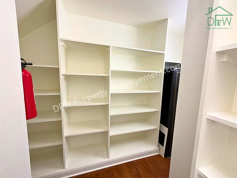 1205 Golden Gate Dr — Photo 10