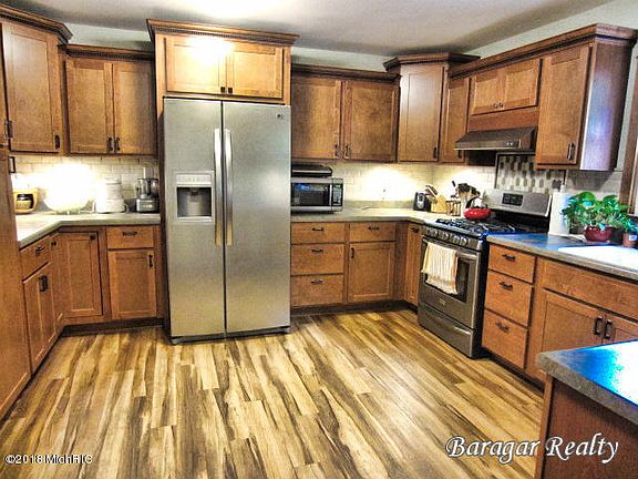 3rd image of 1008 Lockridge Dr NE