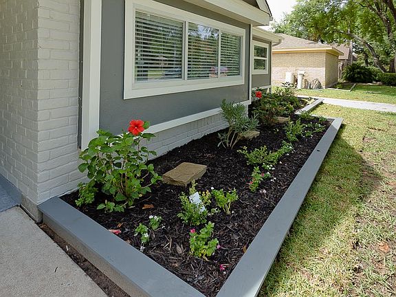 2nd image of 2310 Briarview Dr