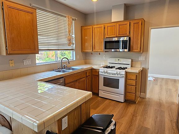 3rd image of 11080 Ivy Hill Dr