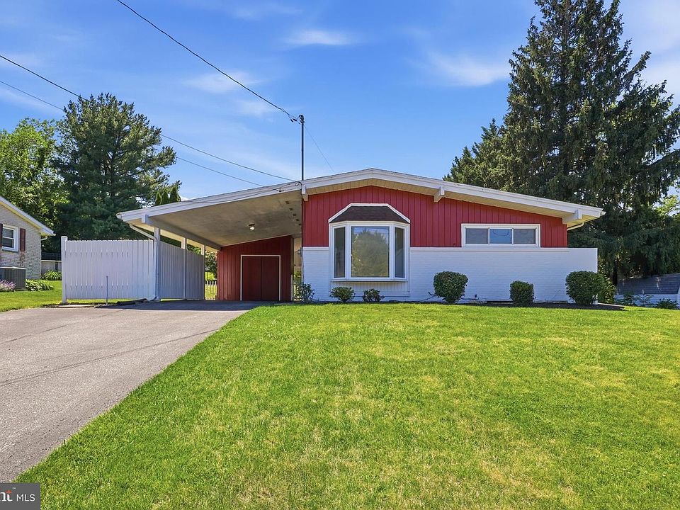 1st image of 2060 Sandalwood Ct