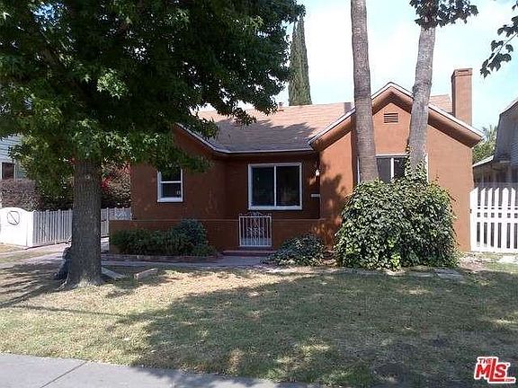 2nd image of 957 N Arrowhead Ave