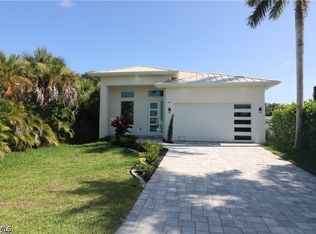 769 95th Ave N, Naples, FL 34108