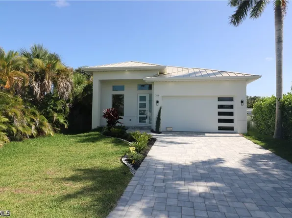 769 95th Ave N, Naples, FL 34108