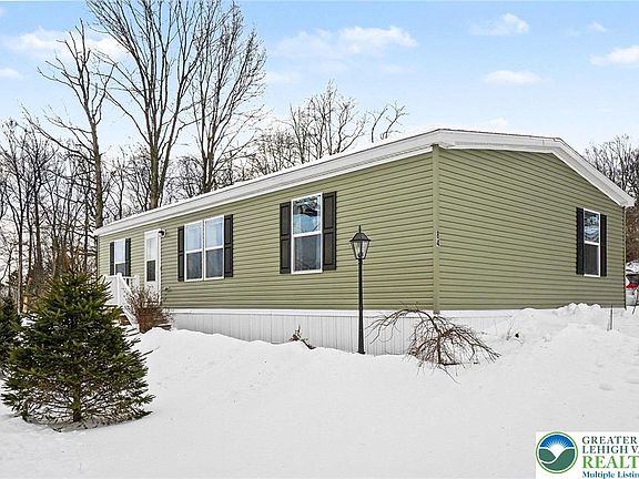3rd image of 84 Mansfield Dr
