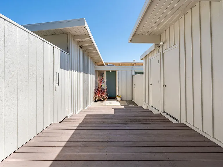 218 San Rafael Ave — Photo 58
