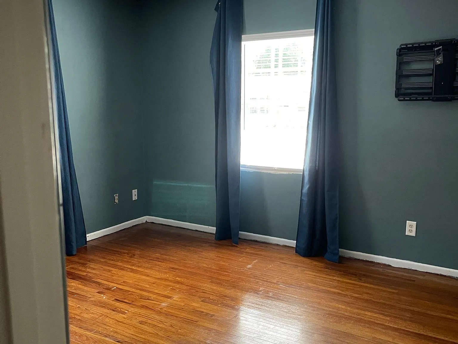 2 bed, 1023 sqft, $2,000 — Photo 4