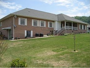 5th image of 136 Clarksdale Cir